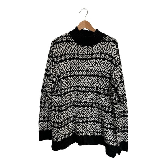 Joe Fresh Sweaters - Joe fresh Black and White Patterned Sweater size 1x